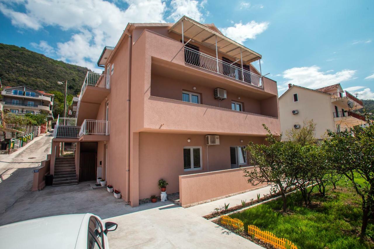 Libra Apartments Tivat Exterior photo